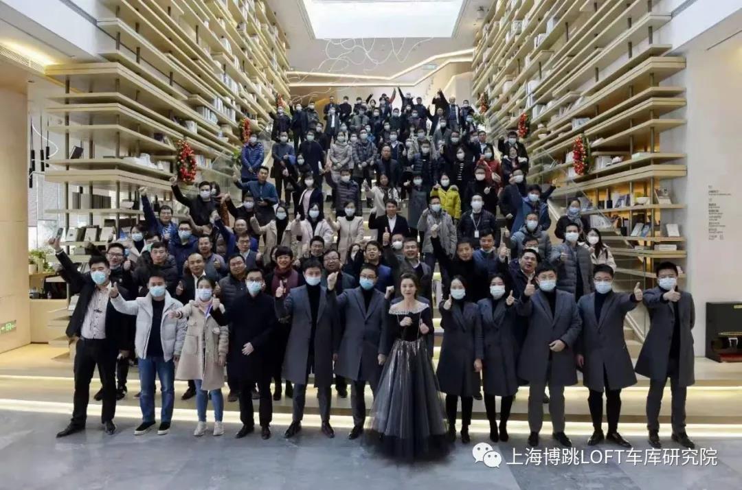 阳江全国一百多人在华侨城汉口道6号参观研讨LOFT专利车库技术！